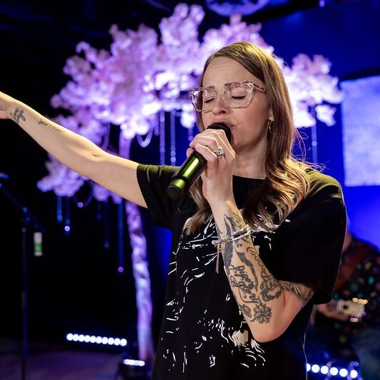 Lauren Craft leading worship